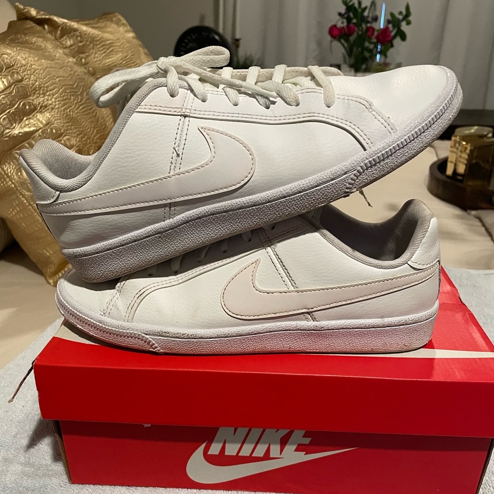 Nike court Royale shoes